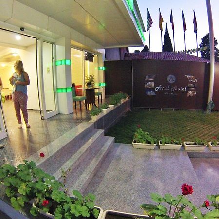 Anil Hotel Бергама Екстериор снимка