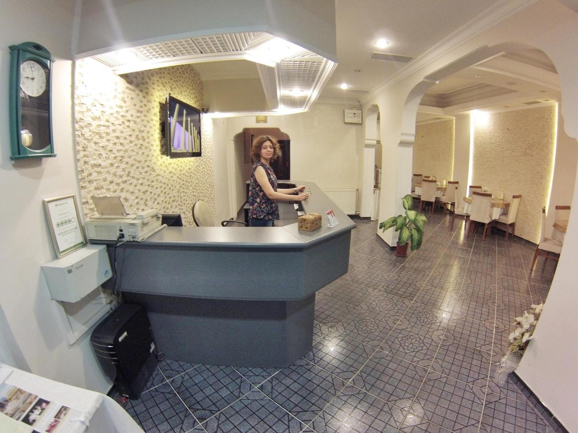 Anil Hotel Бергама Екстериор снимка