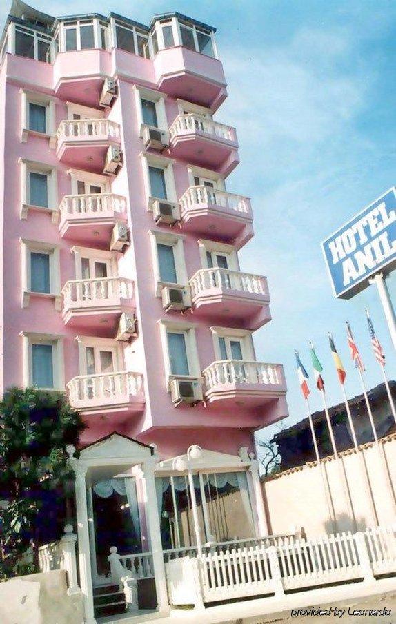 Anil Hotel Бергама Екстериор снимка
