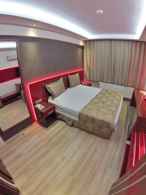 Anil Hotel Бергама Екстериор снимка
