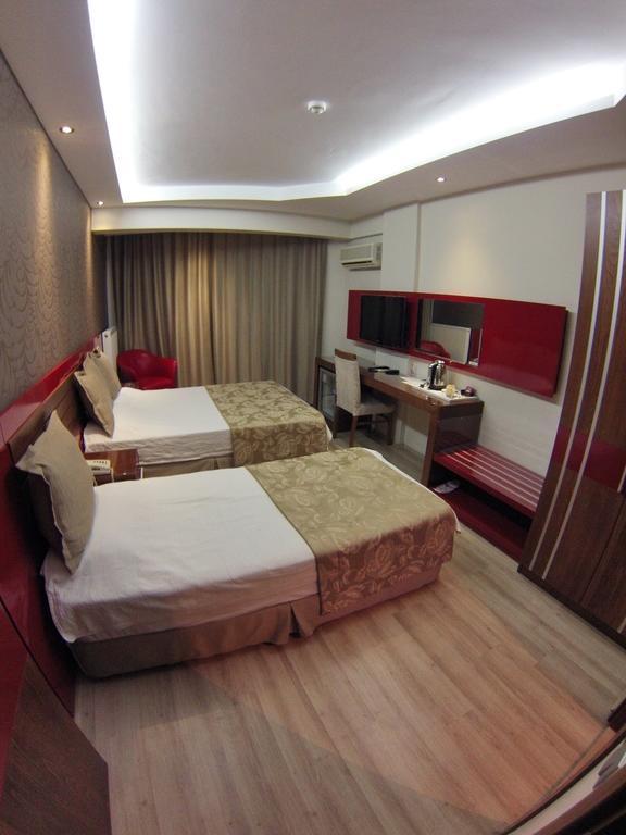Anil Hotel Бергама Екстериор снимка